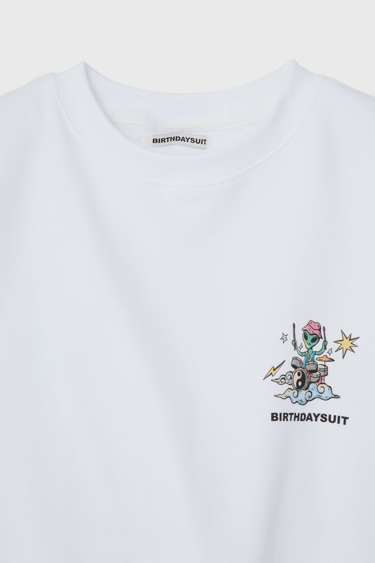 벌스데이수트(BIRTHDAYSUIT) [BDS X TGC] THE GRATEFUL CAMP HALF SWEAT SHIRT (WHITE)