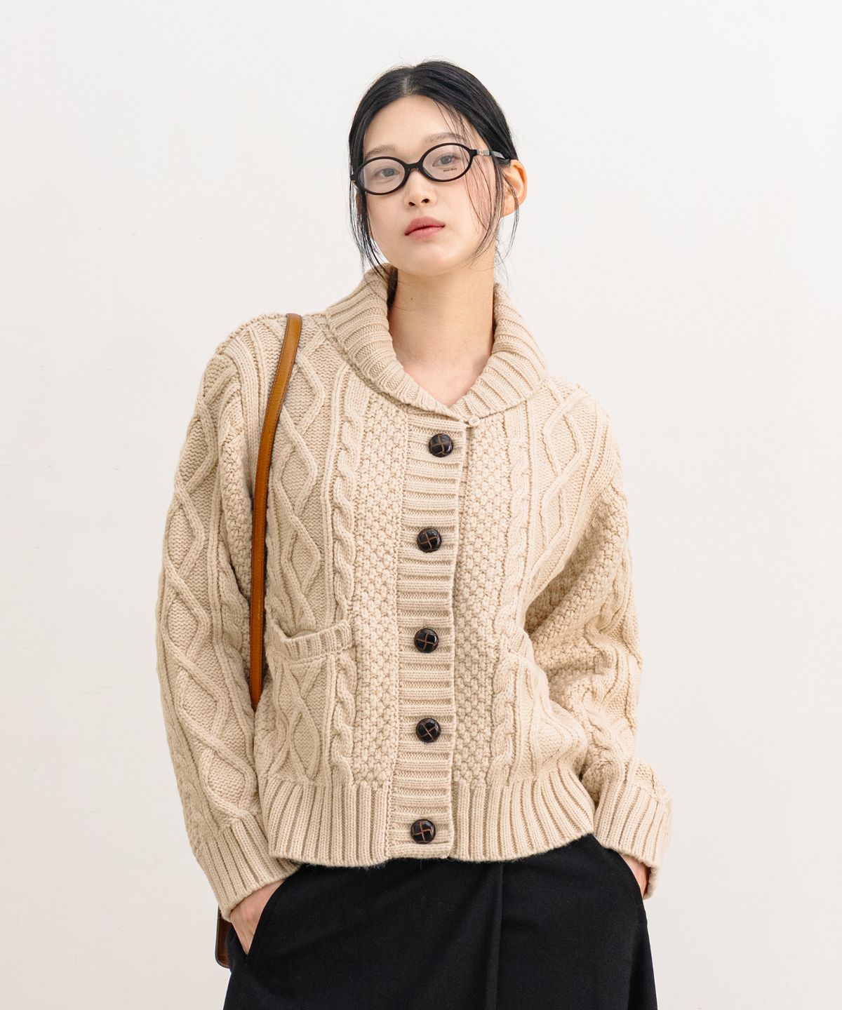 클루니(CLUNY) Aran Shawl Collar Alpaca Cardigan - Beige