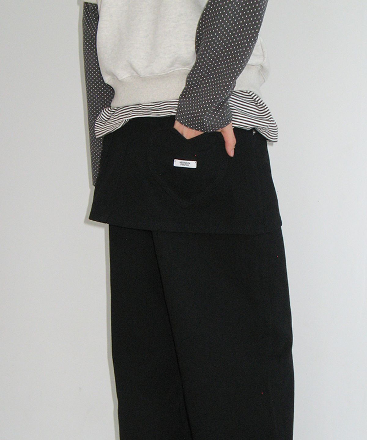 론론(RONRON) HEART POCKET DENIM SKIRT LAYERED PANTS BLACK