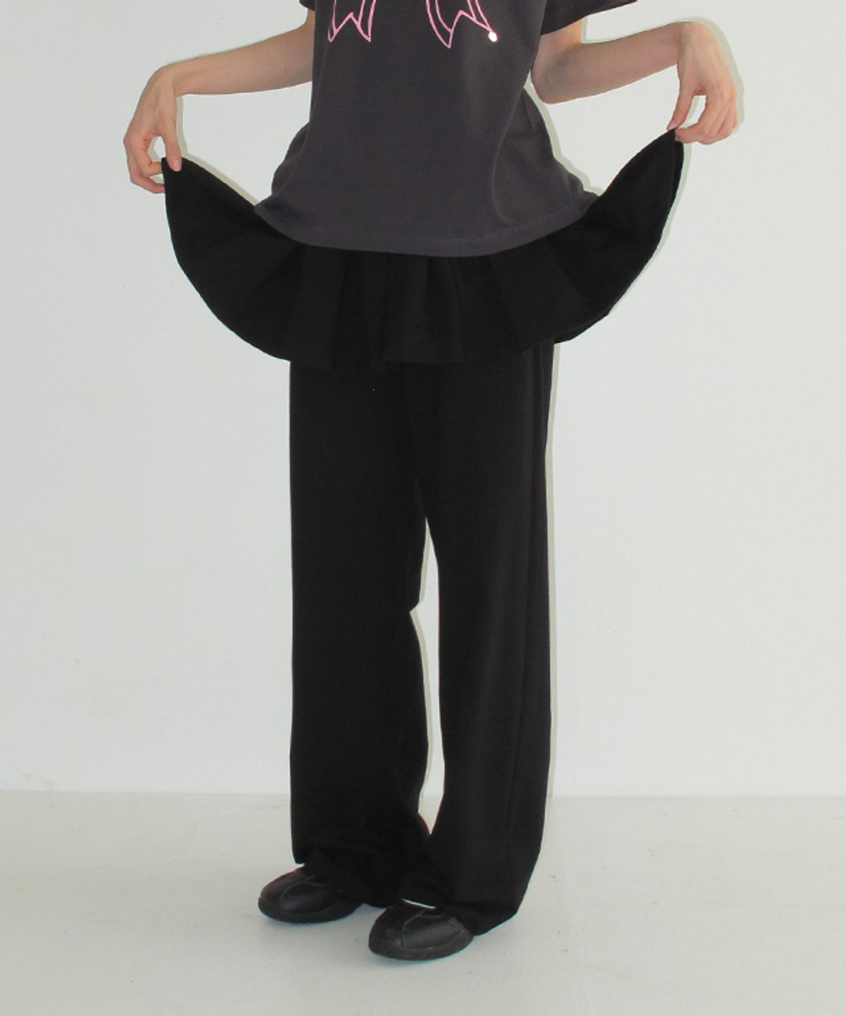 론론(RONRON) PEPLUM RUFFLE PANTSKIRT BLACK