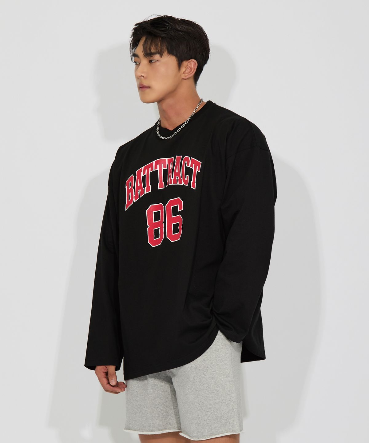 베트랙트(BATTRACT) BACK 넘버 아치 그래픽 롱 슬리브 블랙