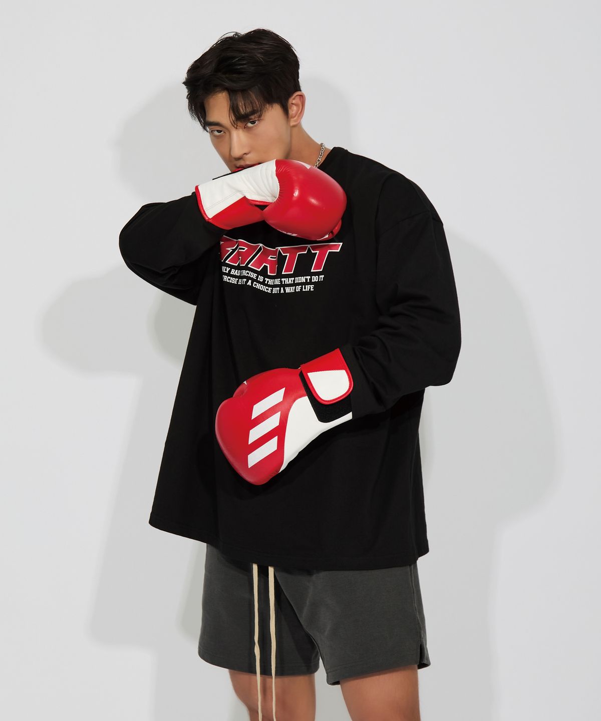베트랙트(BATTRACT) 복싱 엠블럼 스포티 그래픽 롱 슬리브_블랙