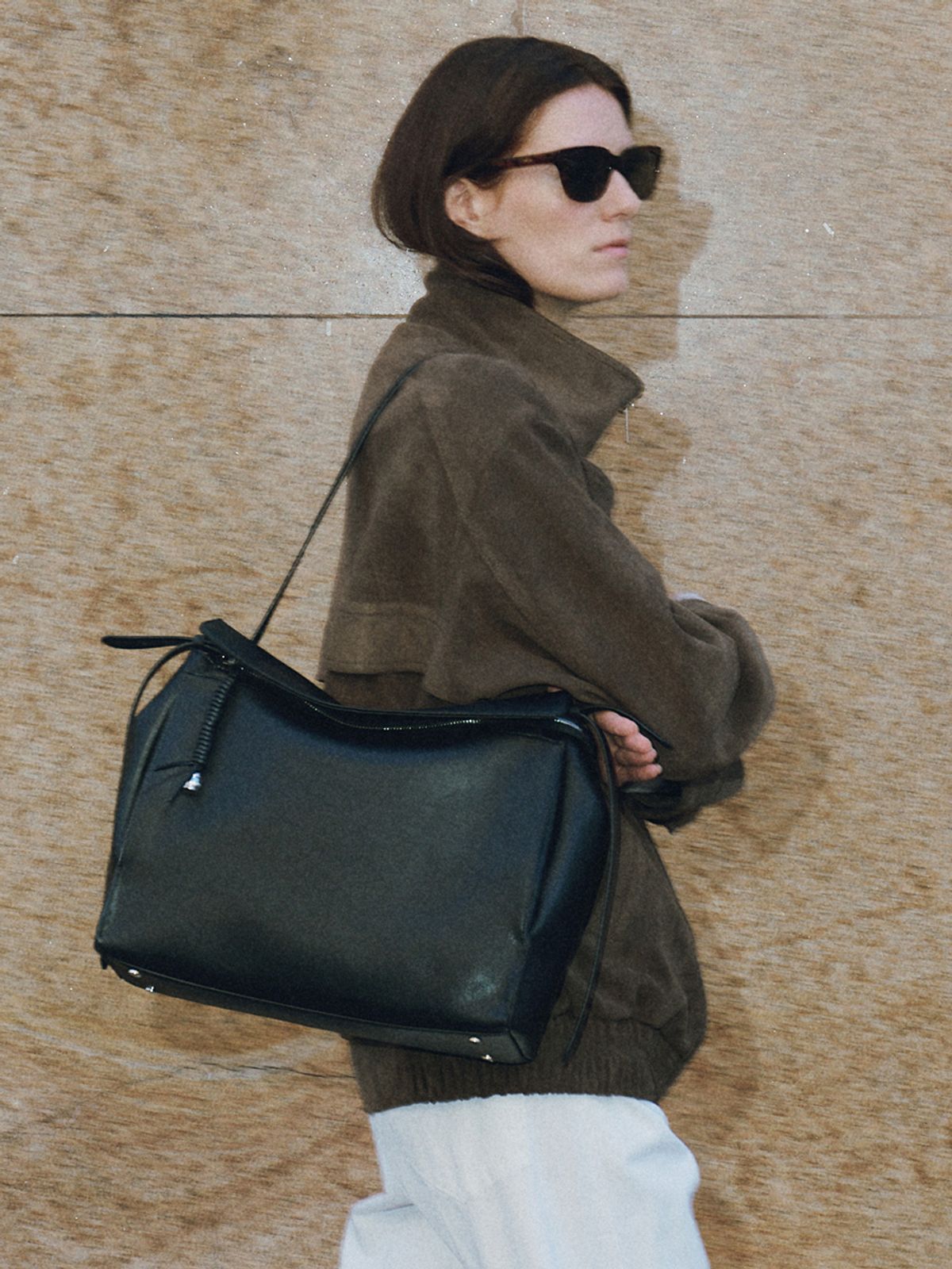 루에브르(LOEUVRE) Trapeze Shoulder Large FA5AB343-FH