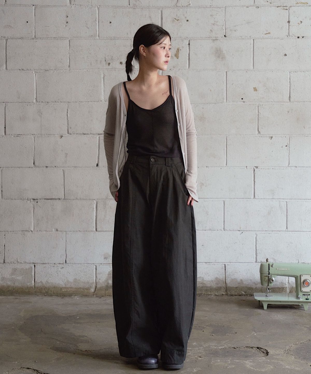 아포엠(APOEM) URBAN VOLUME PANTS (2C)