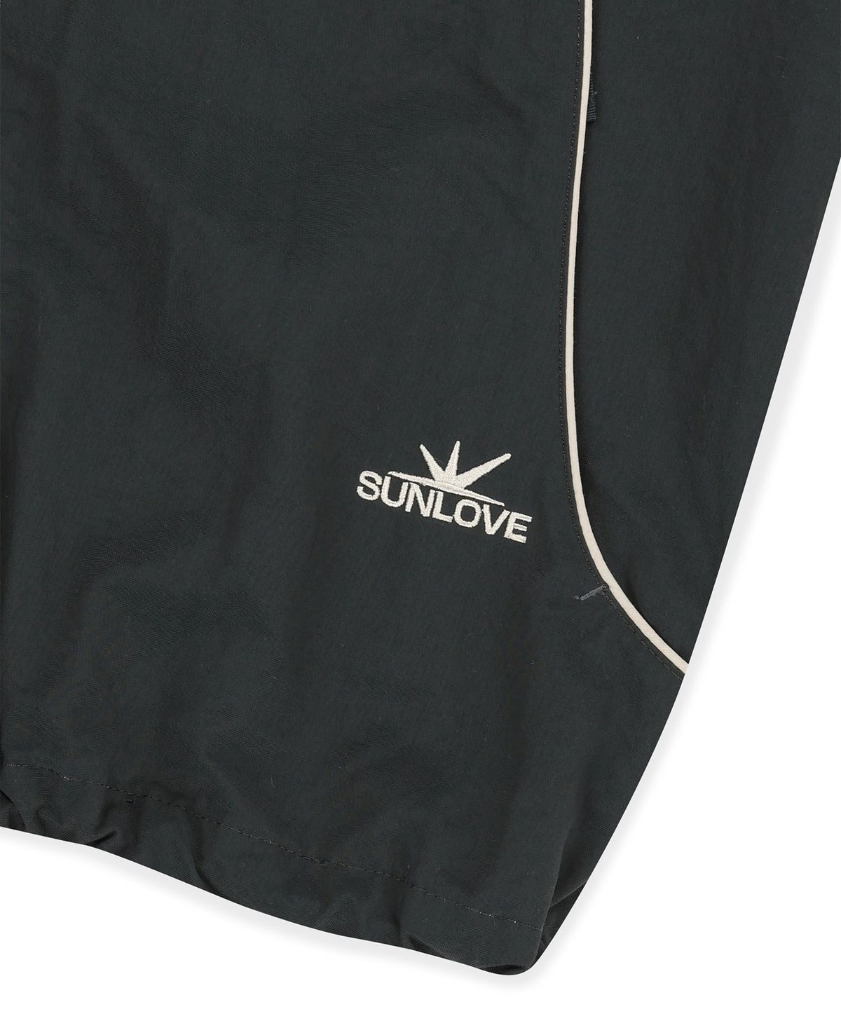썬러브투어(SUNLOVETOUR) Crescent Windbreaker Charcoal