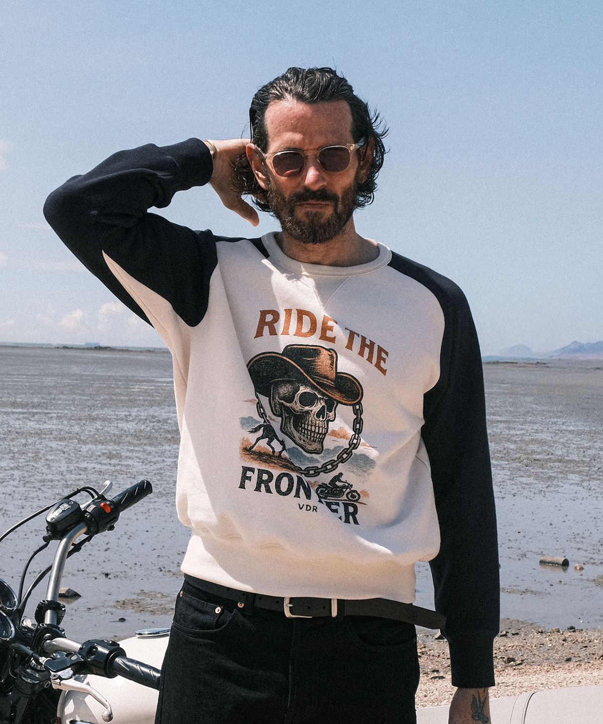 비디알(VDR) FRONTIER SWEATSHIRT [Natural Indigo]