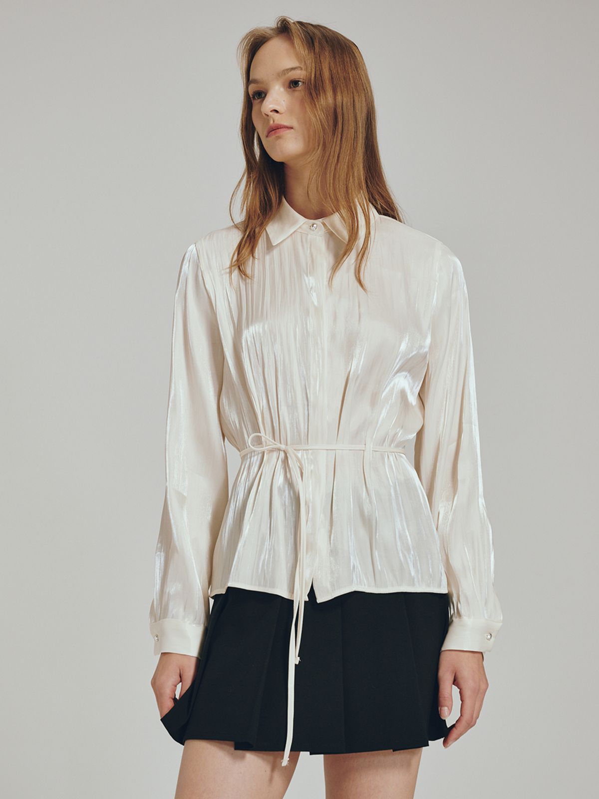 누브(NOUVE) 글로시 벨티드 블라우스 - 크림 / Glossy Belted Blouse - Cream