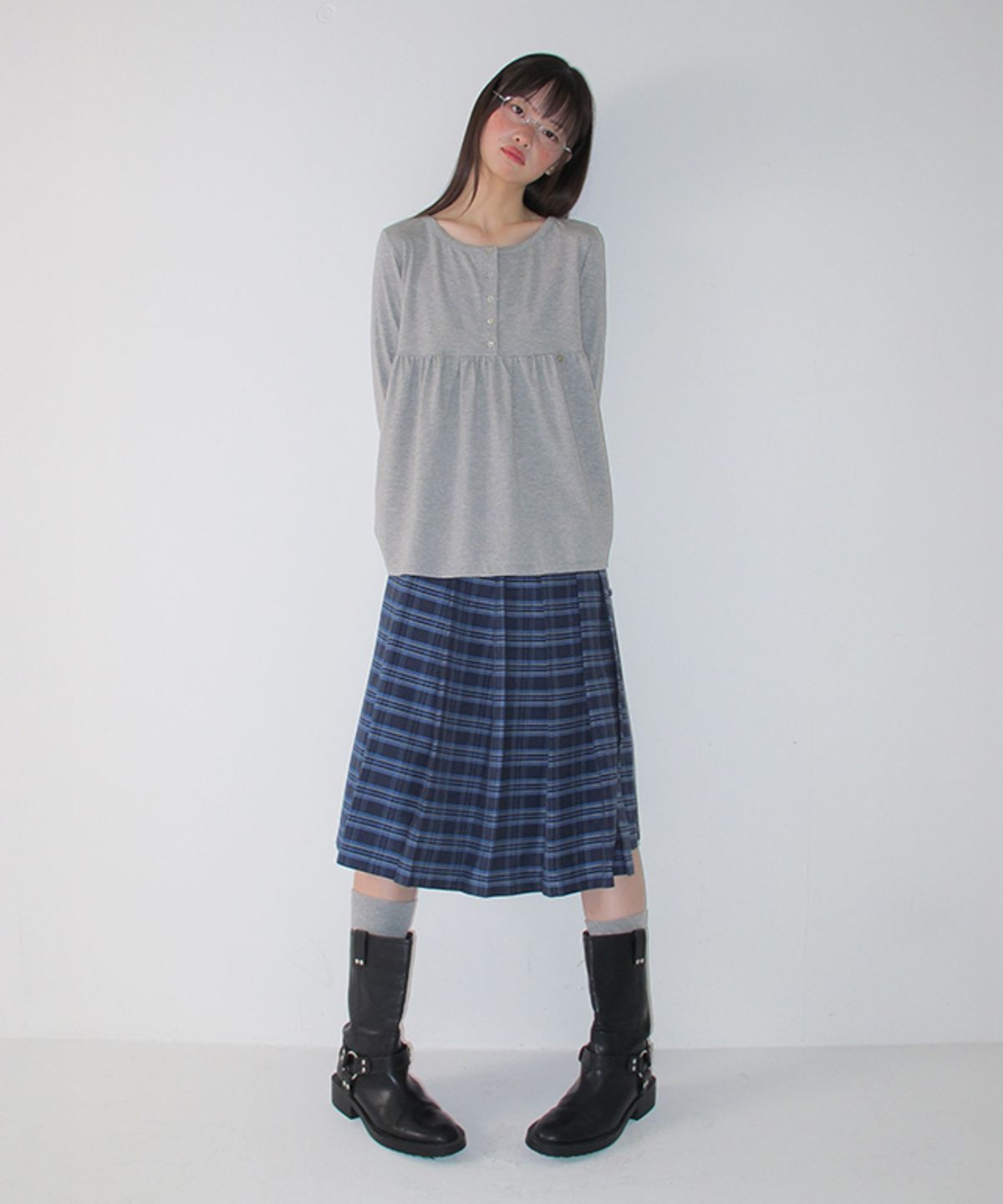 론론(RONRON) SHAPE BUTTON RUFFLE LONG SLEEVE GREY