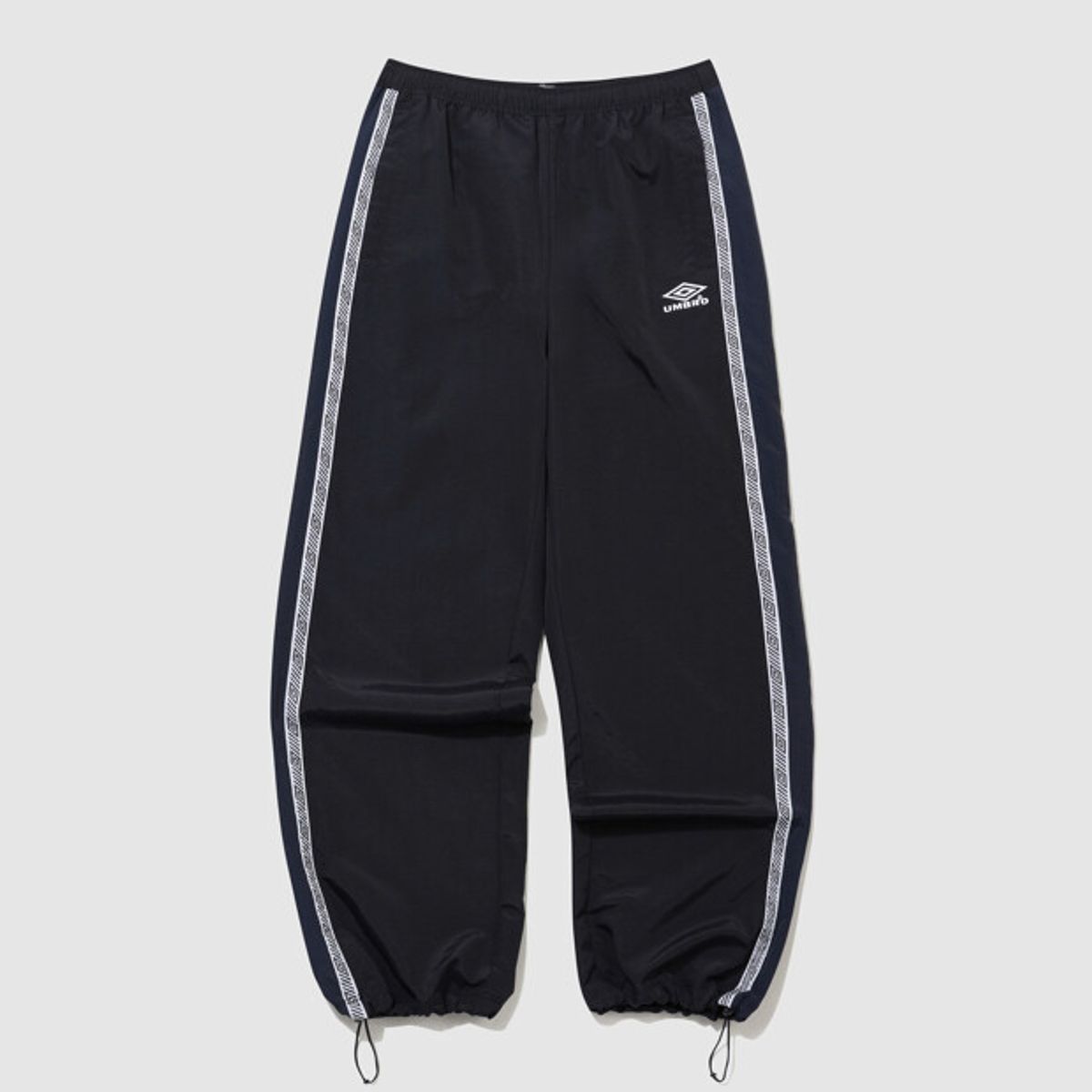 엄브로(UMBRO) HBL OG 헤리티지 와이드 & 조거 2WAY 팬츠 블랙(UQ321CPT93)
