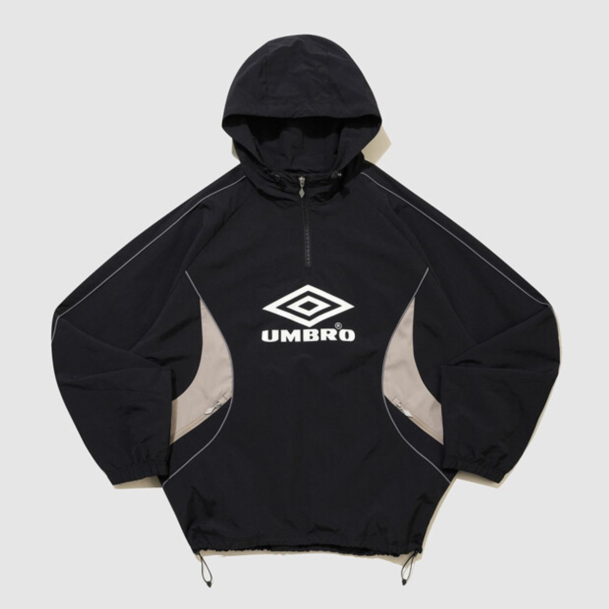 엄브로(UMBRO) HBL 엔지니어드 크루 후드 아노락 블랙(UQ323CWT97)