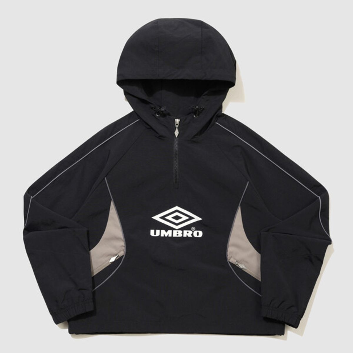 엄브로(UMBRO) HBL 엔지니어드 크루 후드 아노락 블랙(UQ323CWT97)