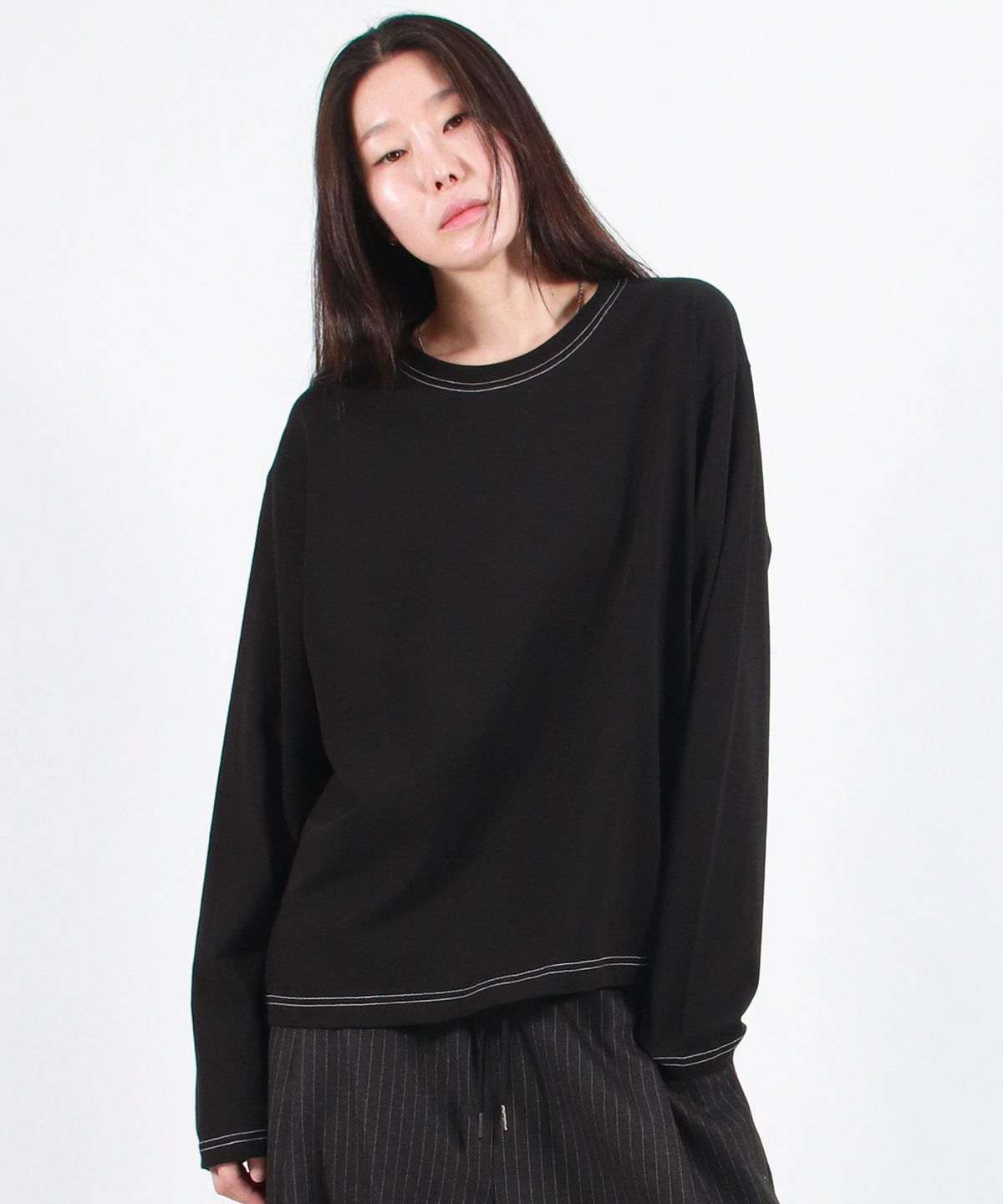 드마크(DEMARC) OUTSTITCH LOOSE FIT LONG SLEEVE TEE - Black