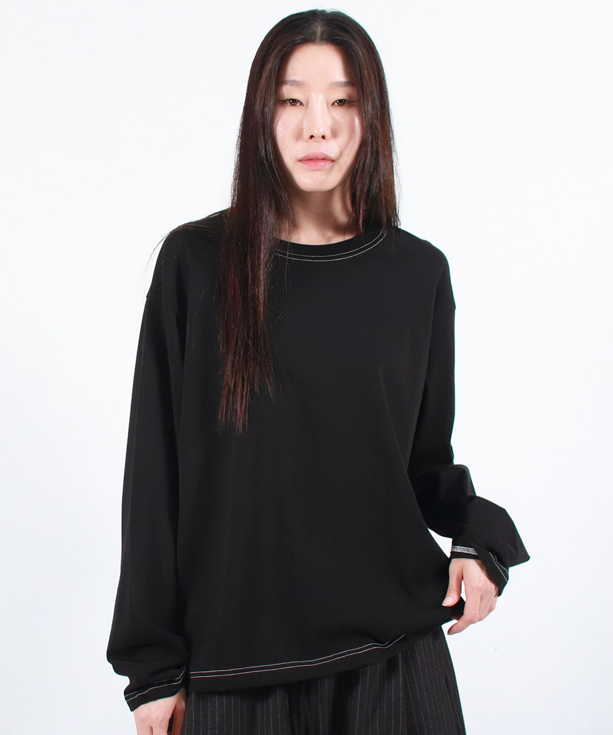 드마크(DEMARC) OUTSTITCH LOOSE FIT LONG SLEEVE TEE - Black