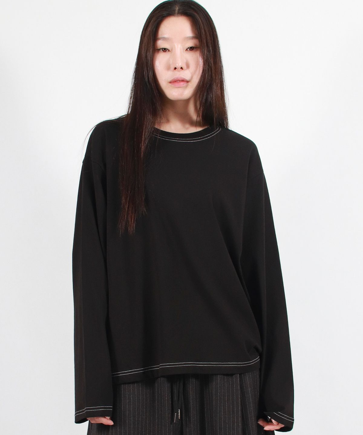 드마크(DEMARC) OUTSTITCH LOOSE FIT LONG SLEEVE TEE - Black