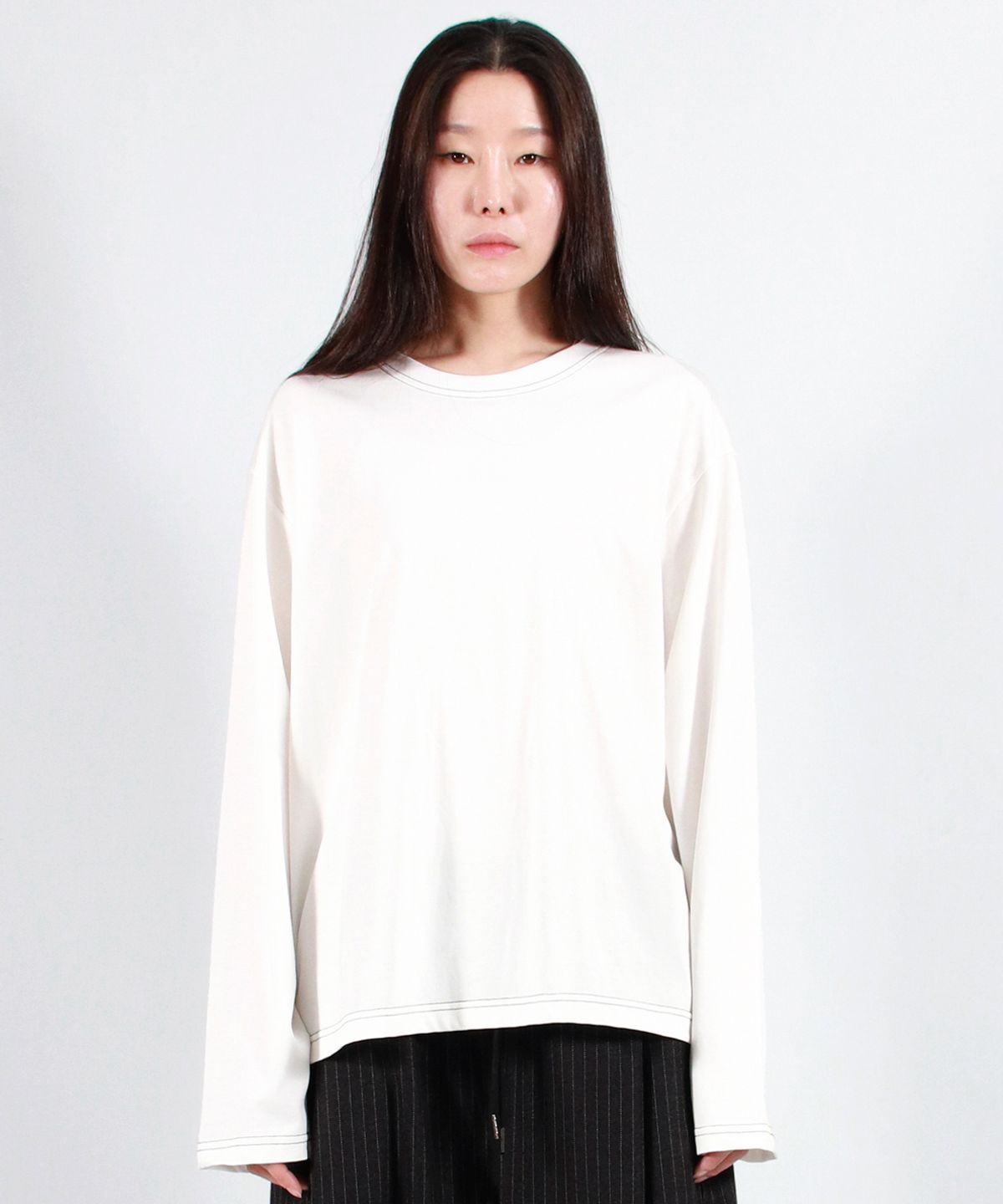 드마크(DEMARC) OUTSTITCH LOOSE FIT LONG SLEEVE TEE - White