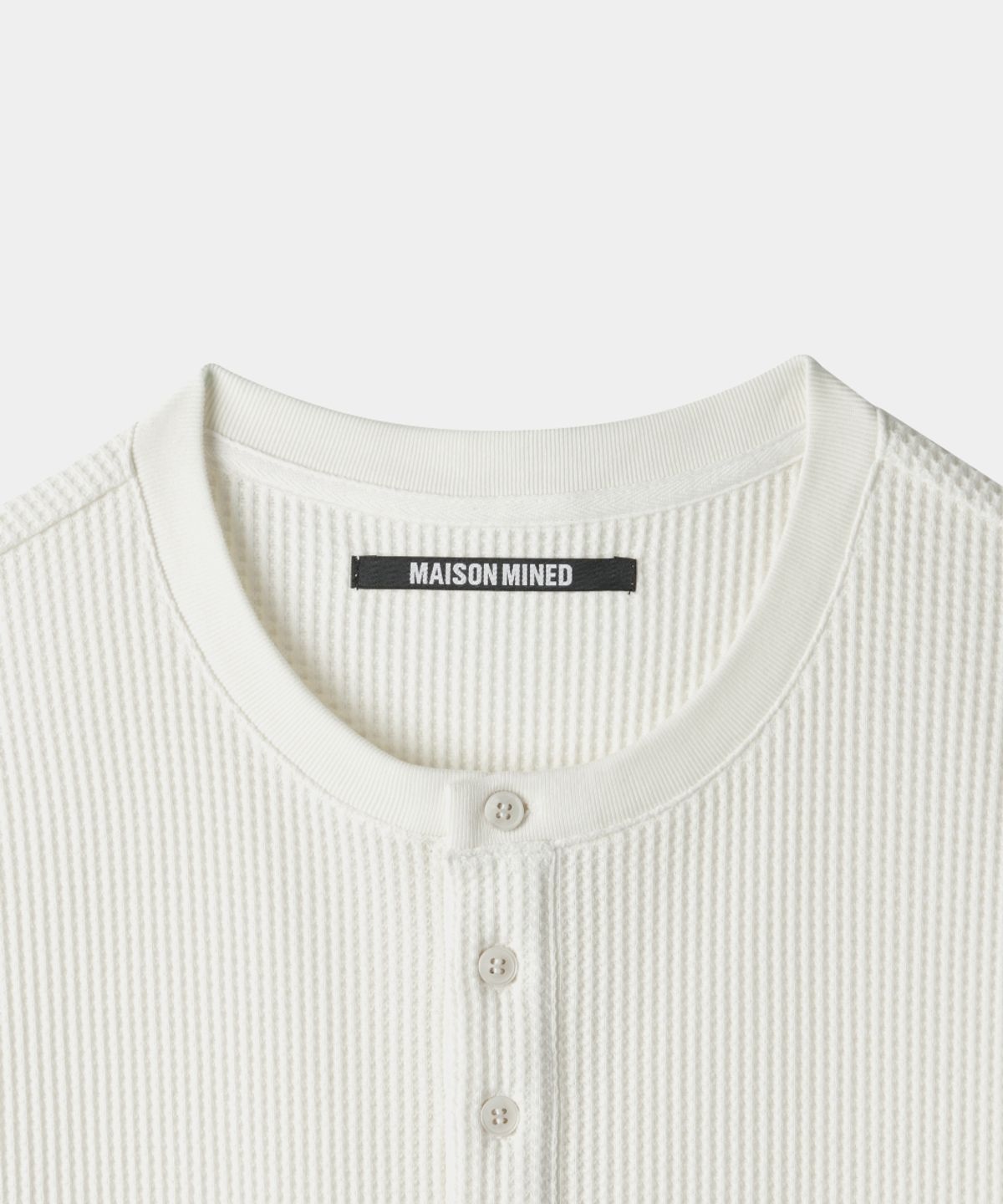 메종미네드(MAISON MINED) BASIC WAFFLE HENLEY NECK CREAM
