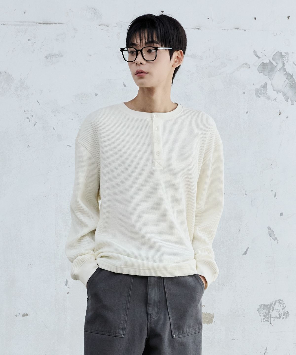 메종미네드(MAISON MINED) BASIC WAFFLE HENLEY NECK CREAM