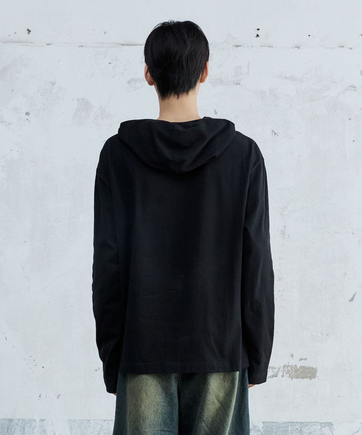 메종미네드(MAISON MINED) MAISON HOODED LONG SLEEVE BLACK