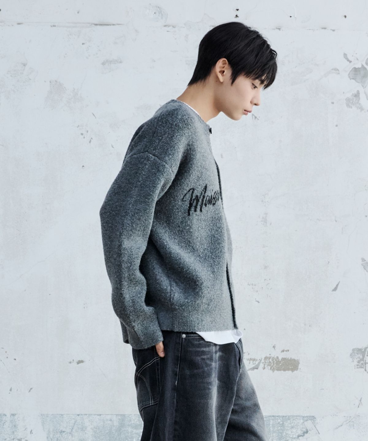 메종미네드(MAISON MINED) SCRIPT TYPE ROUND NECK CARDIGAN MELANGE GRAY