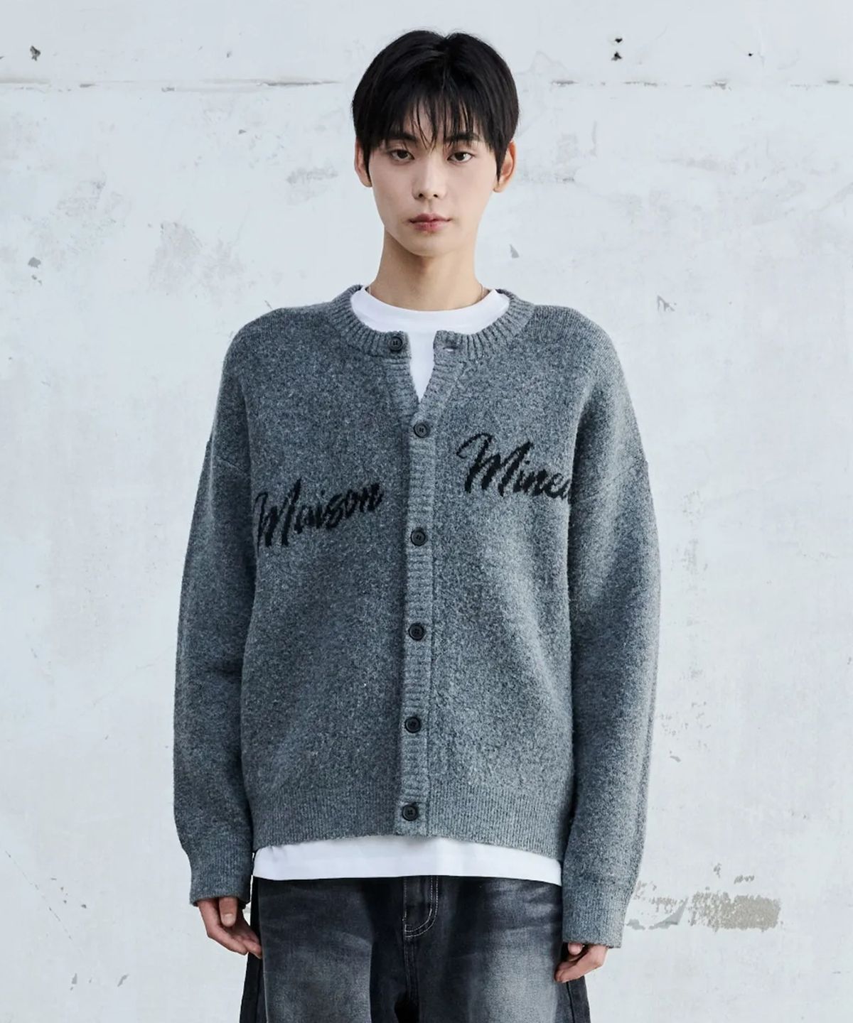 메종미네드(MAISON MINED) SCRIPT TYPE ROUND NECK CARDIGAN MELANGE GRAY