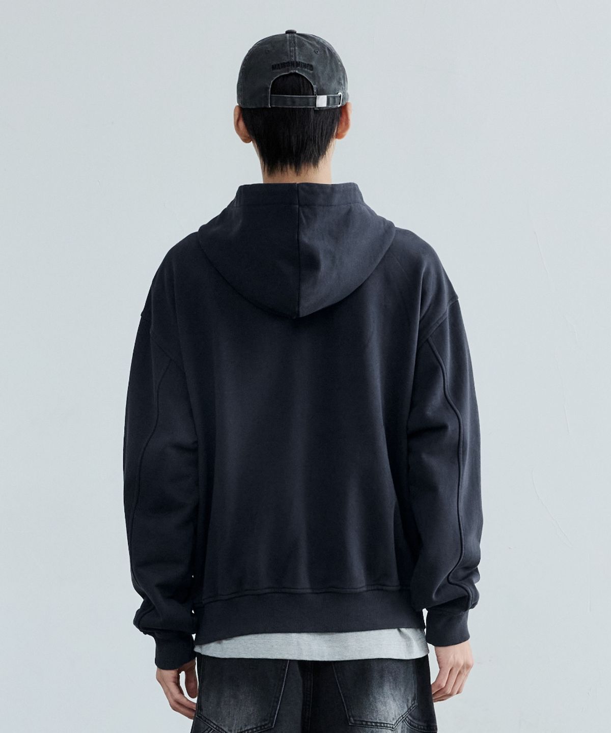 메종미네드(MAISON MINED) DOODLE HEART APPLIQUE HOOD ZIP UP NAVY