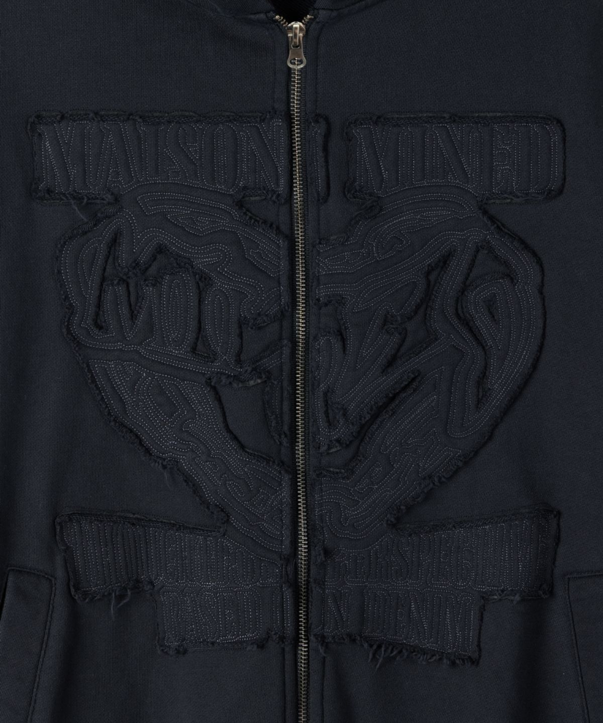 메종미네드(MAISON MINED) DOODLE HEART APPLIQUE HOOD ZIP UP NAVY