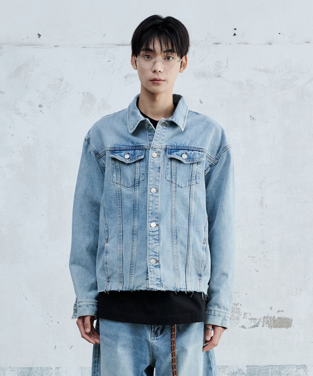 메종미네드(MAISON MINED) CUT OUT DENIM TRUCKER JACKET LIGHT BLUE