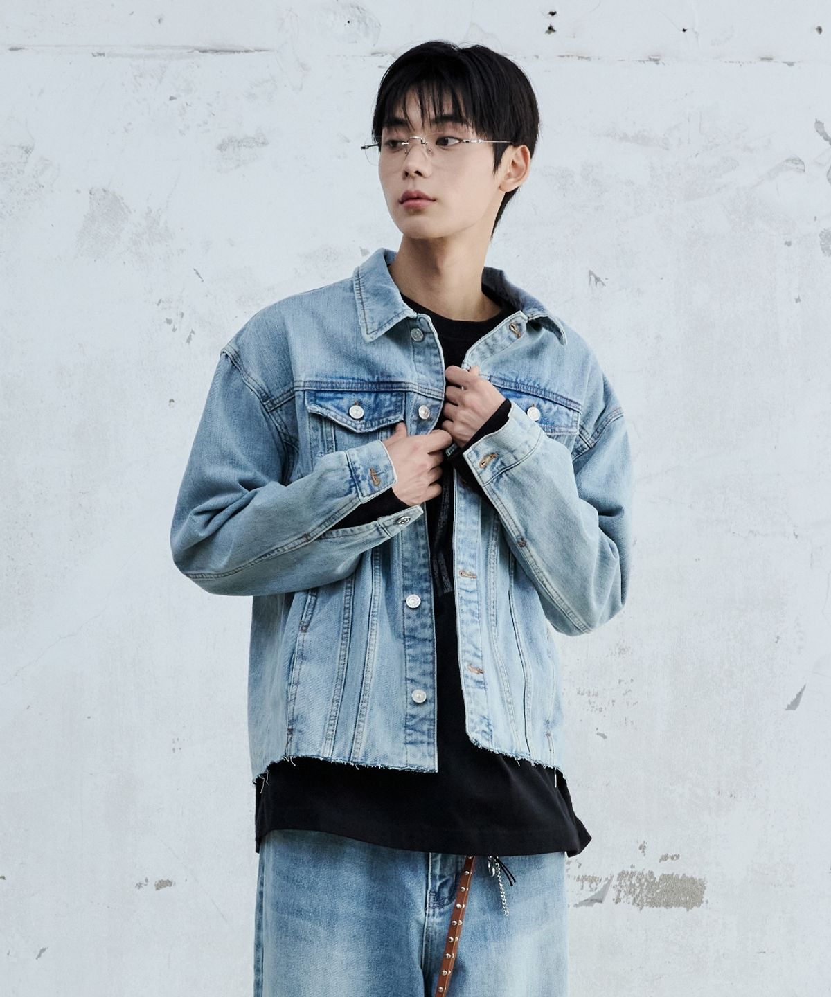 메종미네드(MAISON MINED) CUT OUT DENIM TRUCKER JACKET LIGHT BLUE