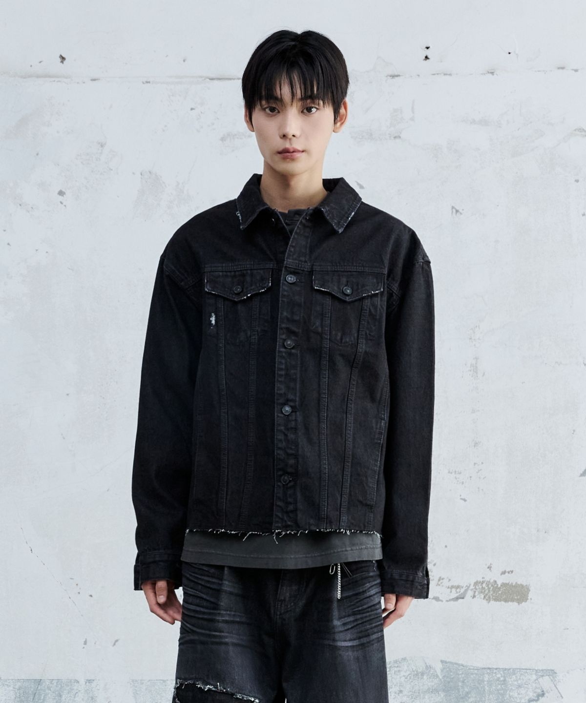 메종미네드(MAISON MINED) CUT OUT DENIM TRUCKER JACKET BLACK