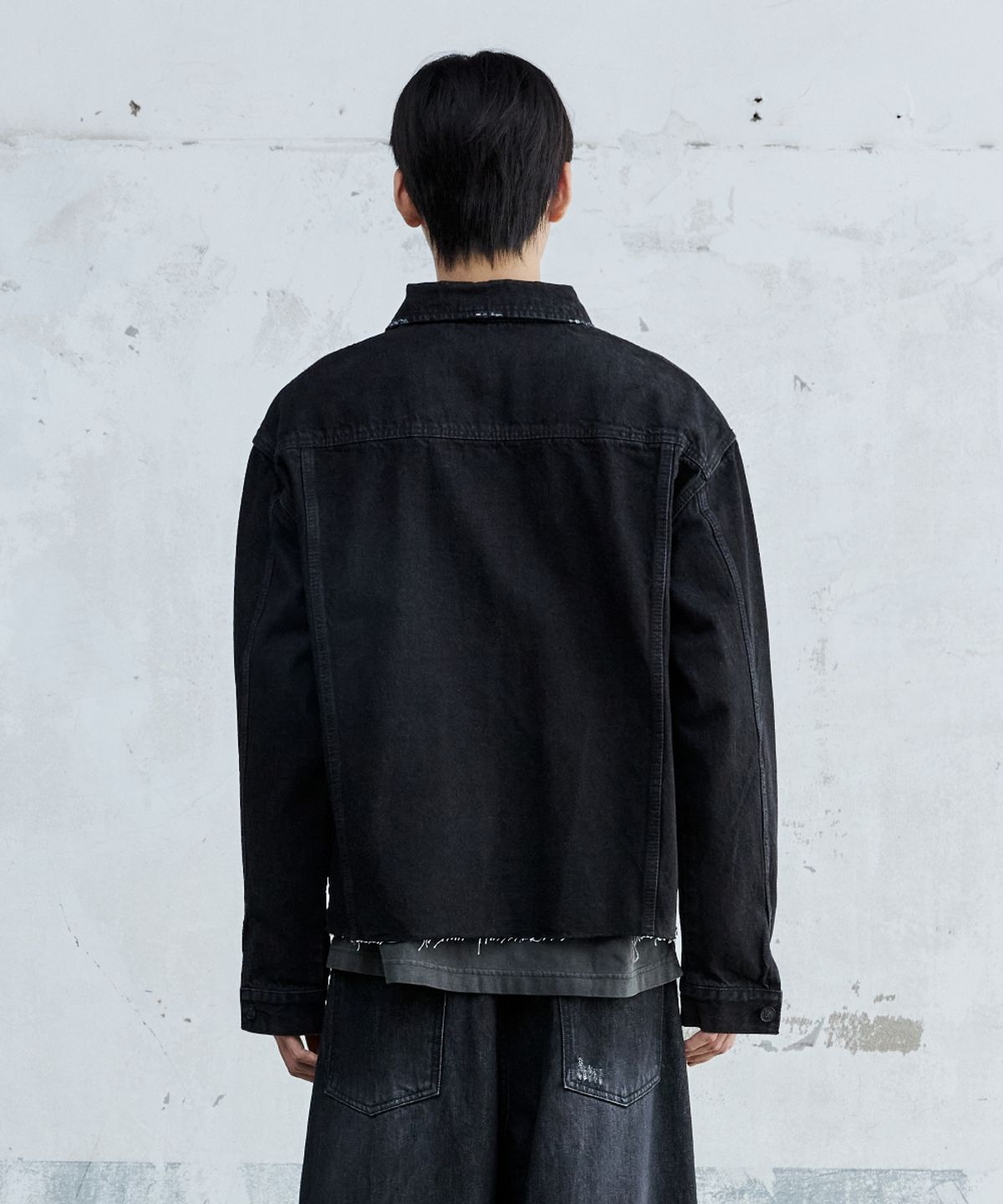 메종미네드(MAISON MINED) CUT OUT DENIM TRUCKER JACKET BLACK