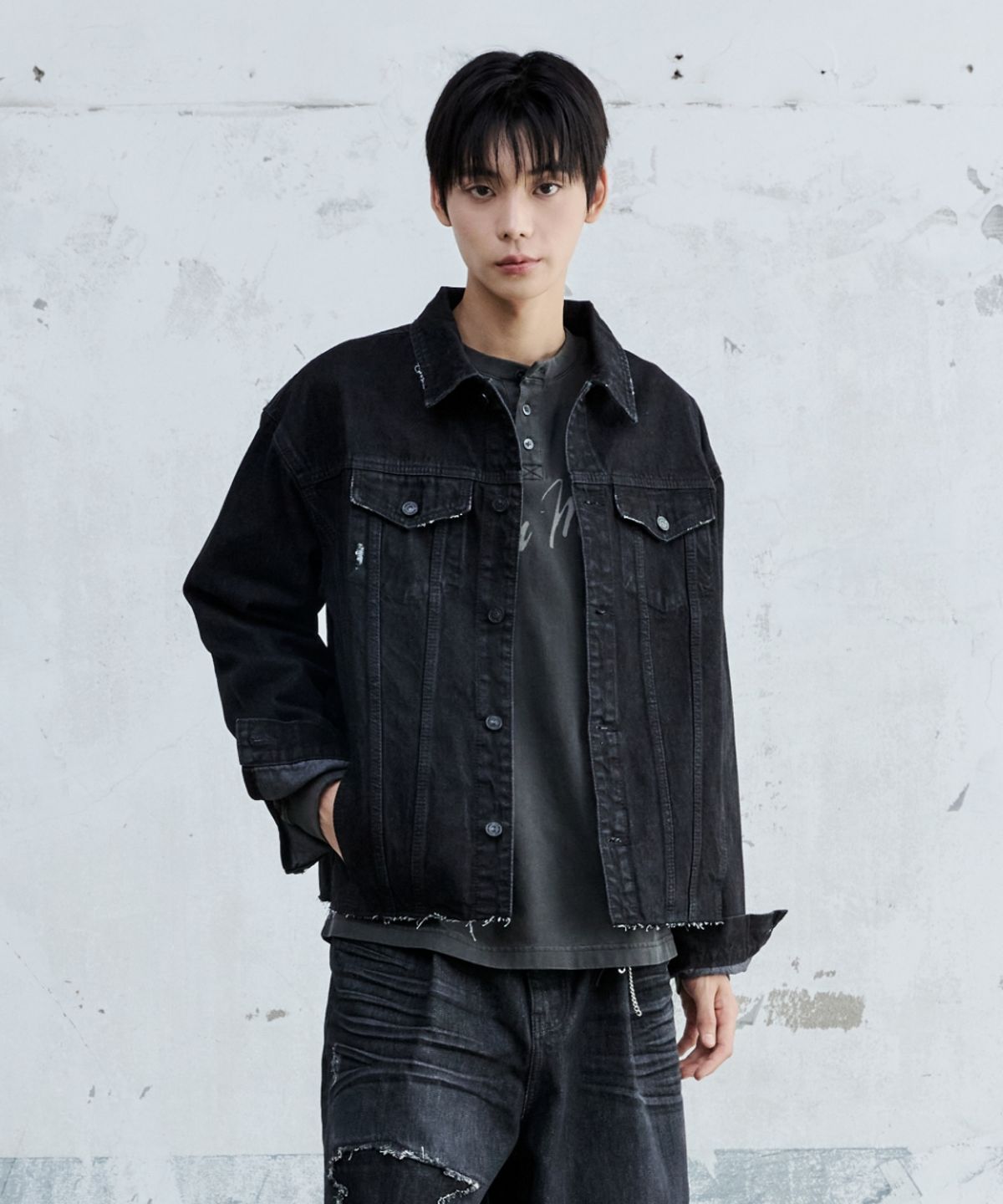 메종미네드(MAISON MINED) CUT OUT DENIM TRUCKER JACKET BLACK