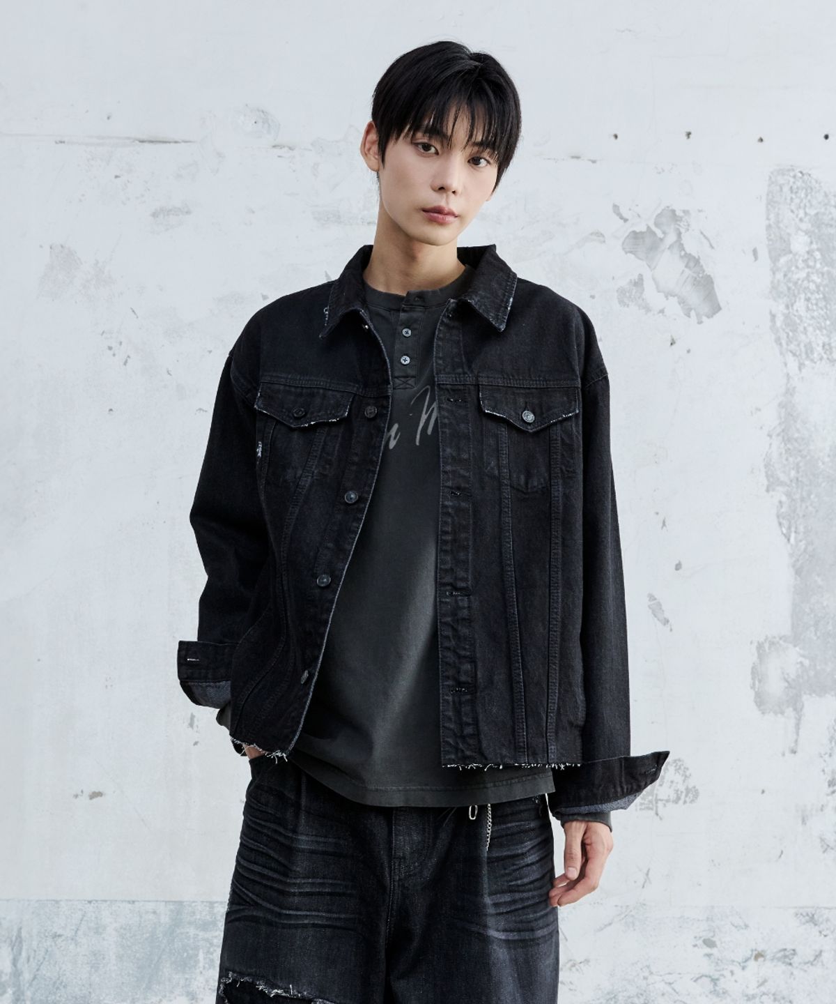 메종미네드(MAISON MINED) CUT OUT DENIM TRUCKER JACKET BLACK