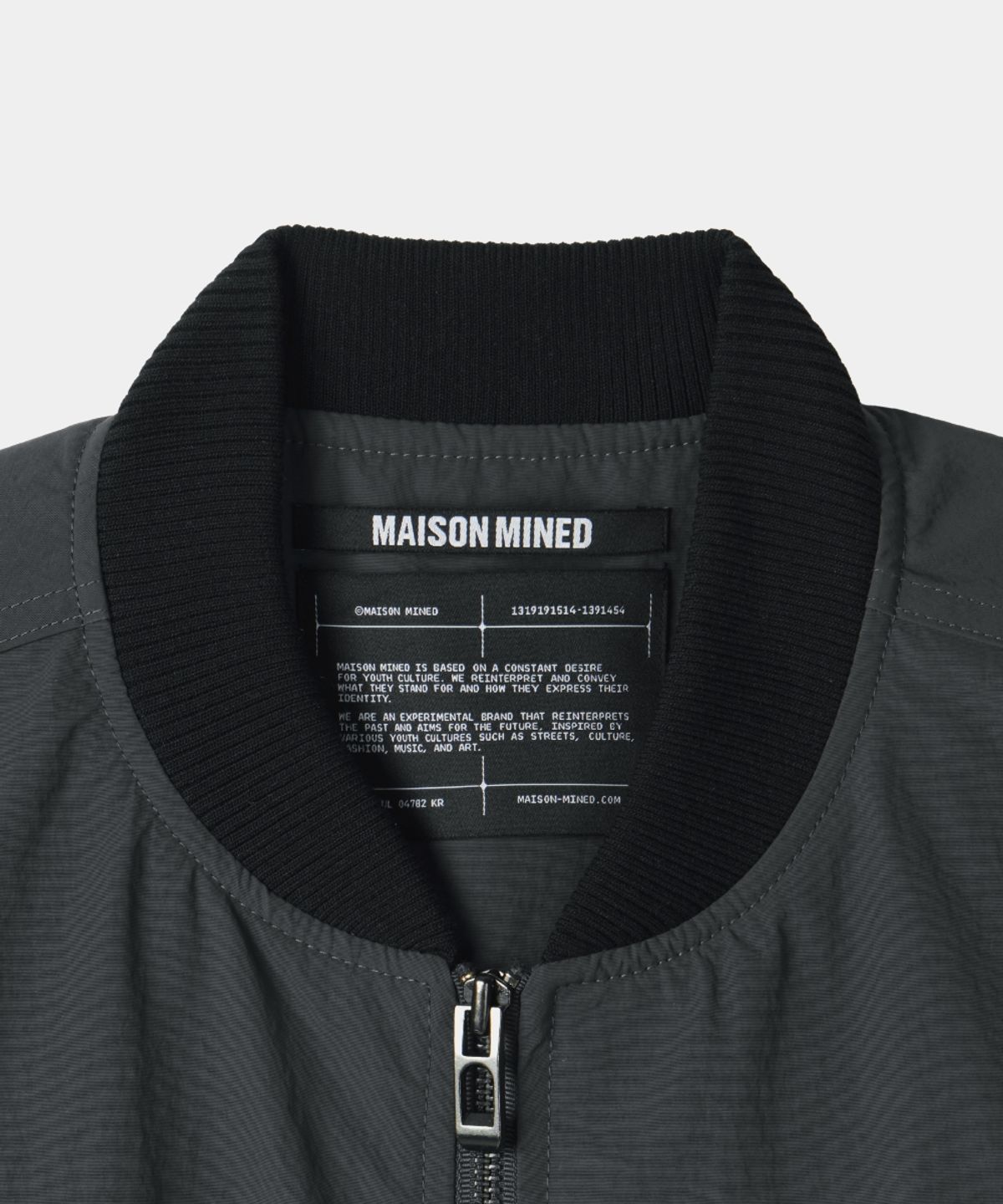 메종미네드(MAISON MINED) DETACHABLE POCKET MA-1 CHARCOAL