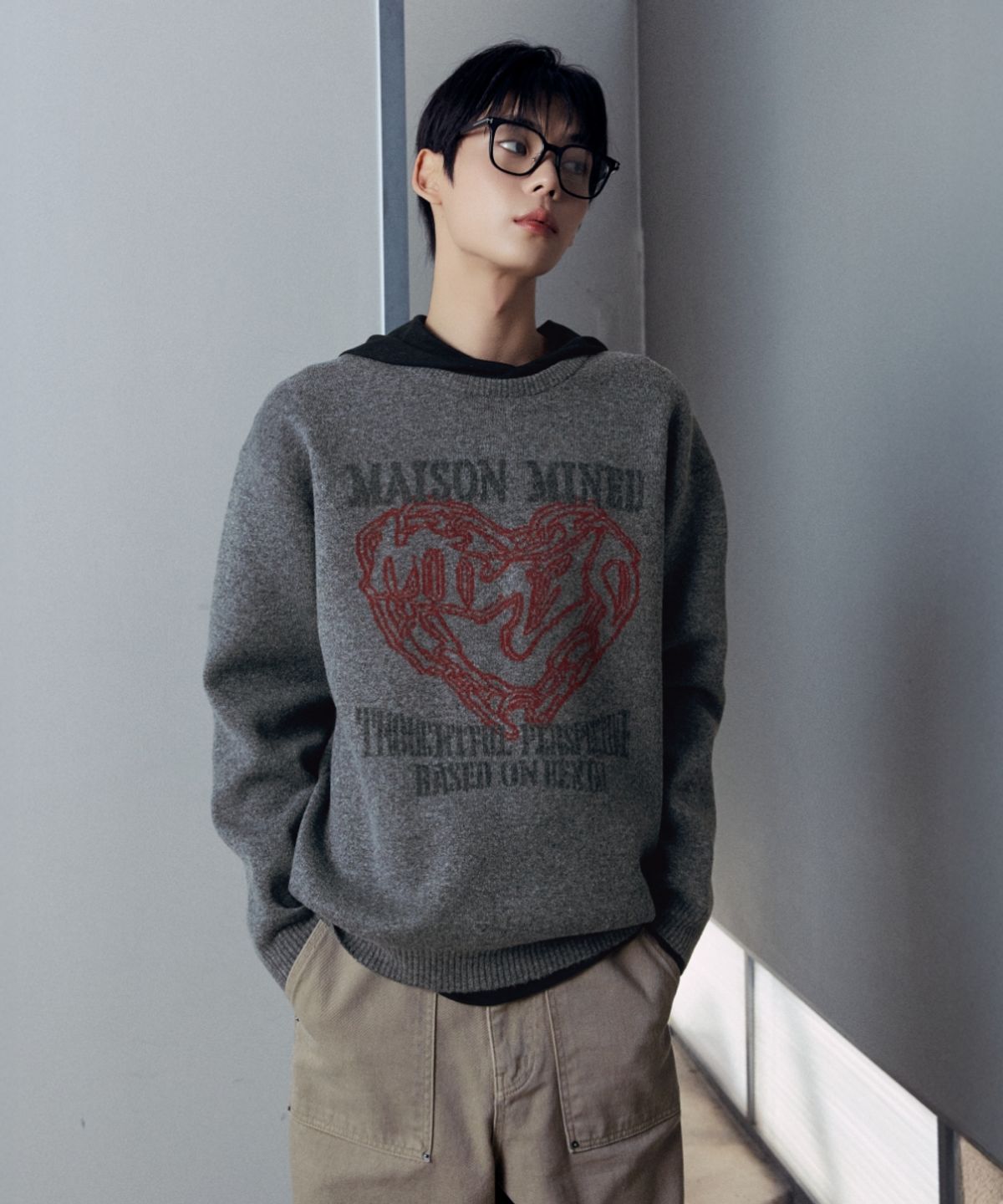 메종미네드(MAISON MINED) DOODLE HEART KNIT CHARCOAL