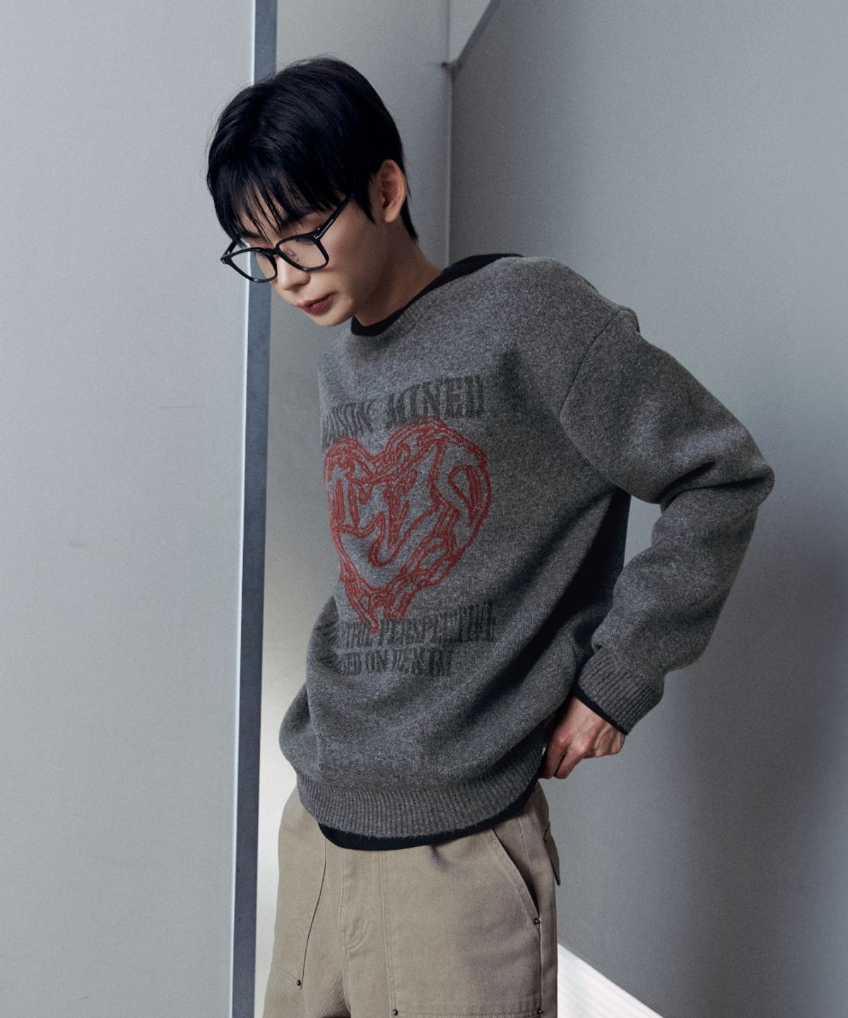 메종미네드(MAISON MINED) DOODLE HEART KNIT CHARCOAL