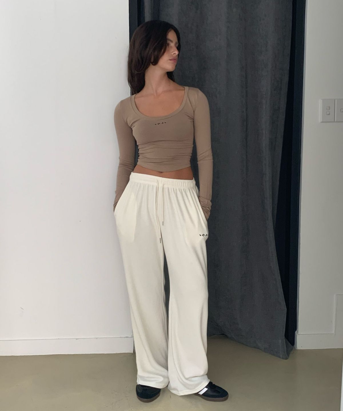 인지액티브(INJIACTIVE) Ribbed Sweatpants 아이보리