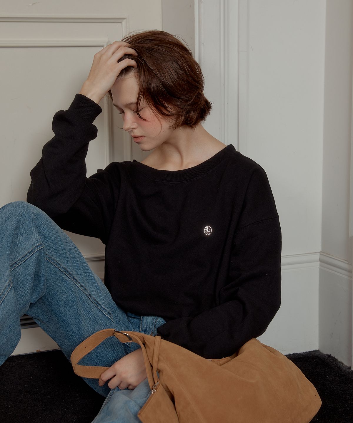 아노에틱(ANOETIC) ANC OFF-SHOULDER SWEATSHIRT_BLACK