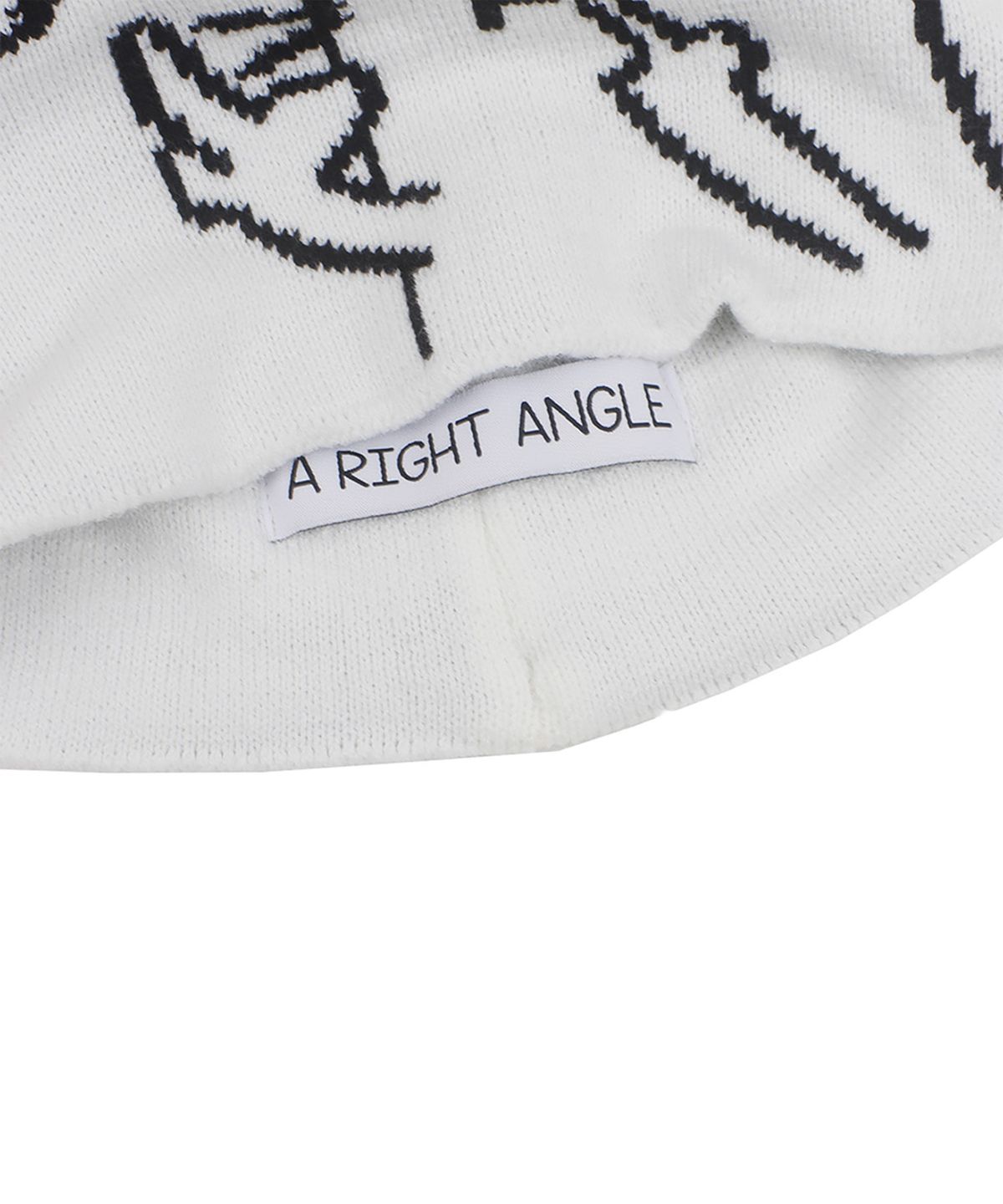 어라이트앵글(ARIGHTANGLE) CAT FISH BEANIE (WHITE)