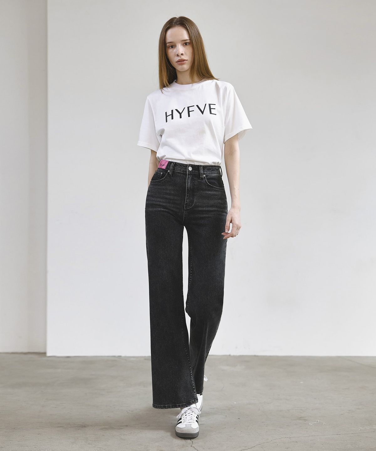 하이파이브(HYFVE) 타임리스 시그니처 일자핏 데님팬츠