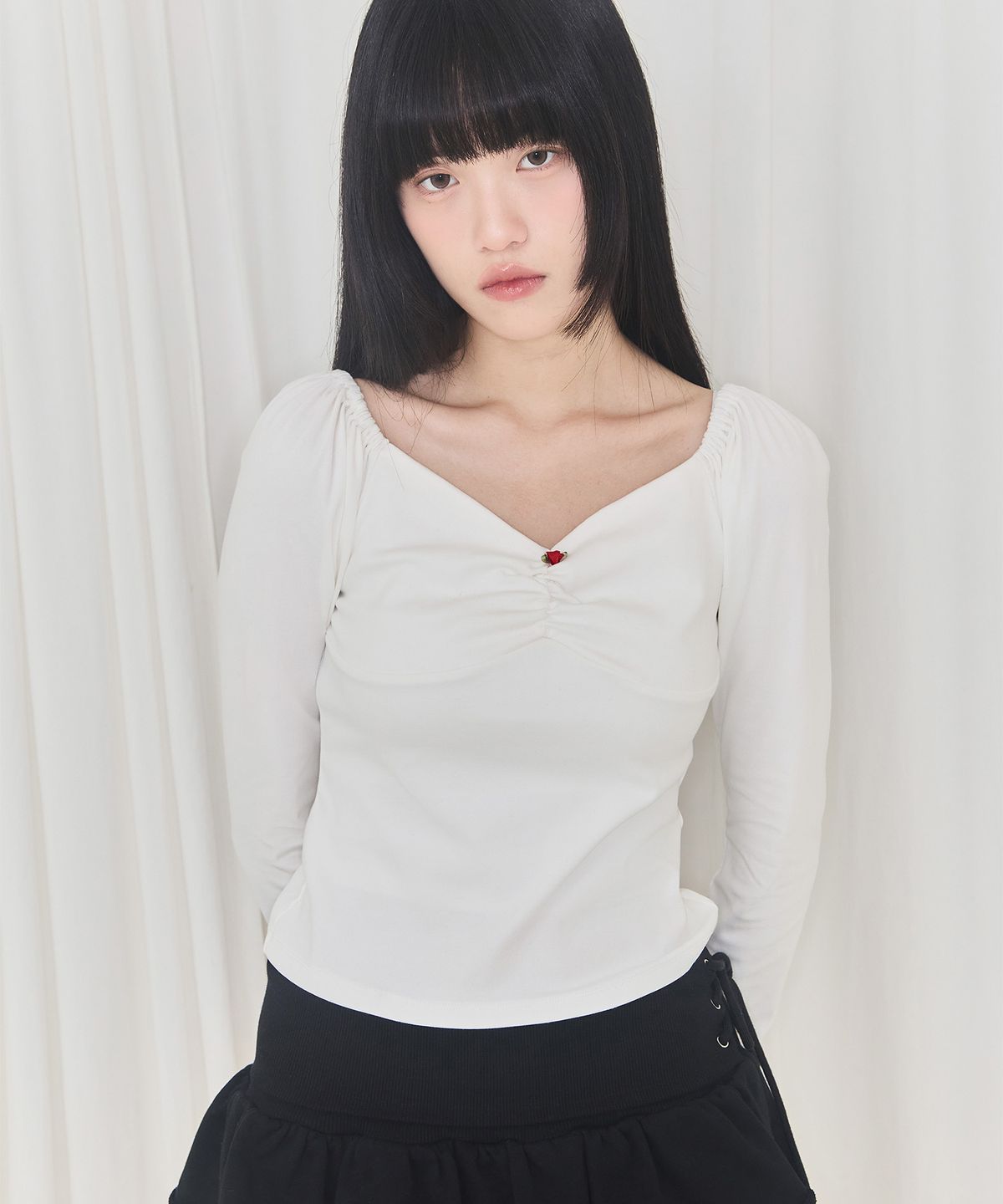 알키알카(ALKI ALKA) Heart-neck Long Sleeve (White)