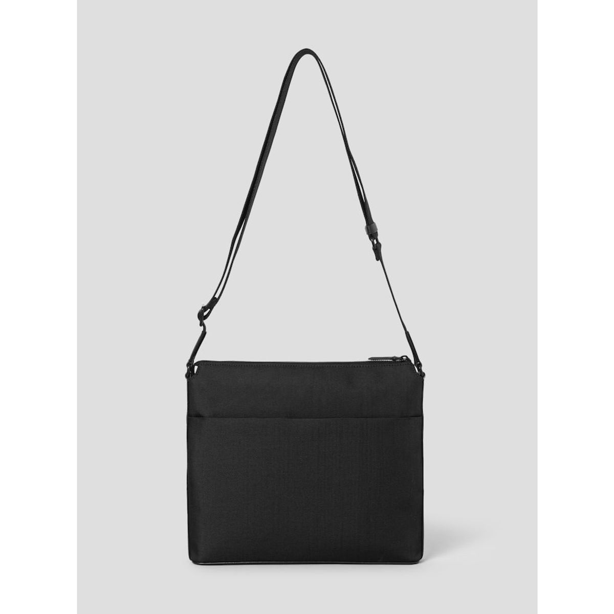 빈폴 액세서리(BEANPOLE ACCESSORY) 커뮤터 가로 메신저  - 블랙