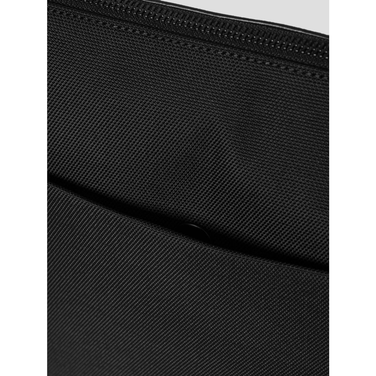 빈폴 액세서리(BEANPOLE ACCESSORY) 커뮤터 가로 메신저  - 블랙