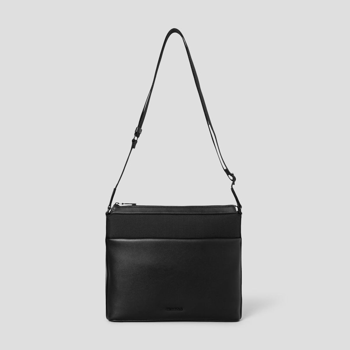 빈폴 액세서리(BEANPOLE ACCESSORY) 커뮤터 가로 메신저  - 블랙