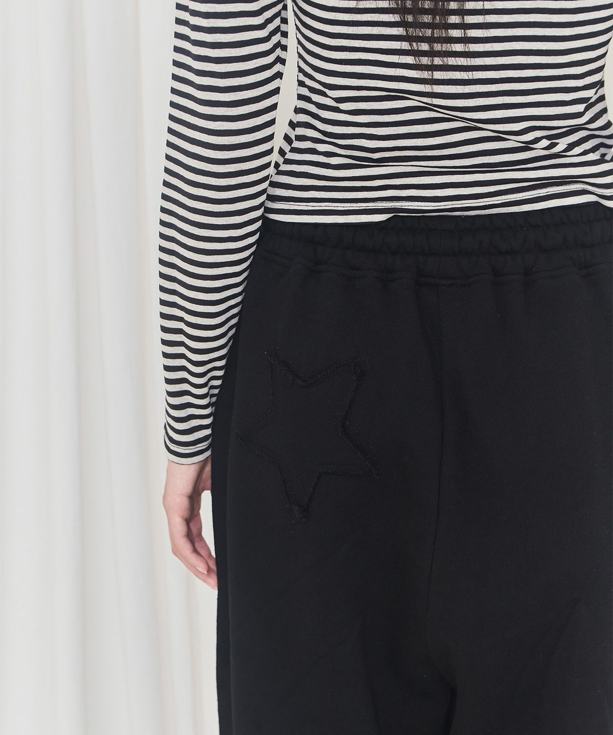 알키알카(ALKI ALKA) Star Patch Wide Pants (Black)