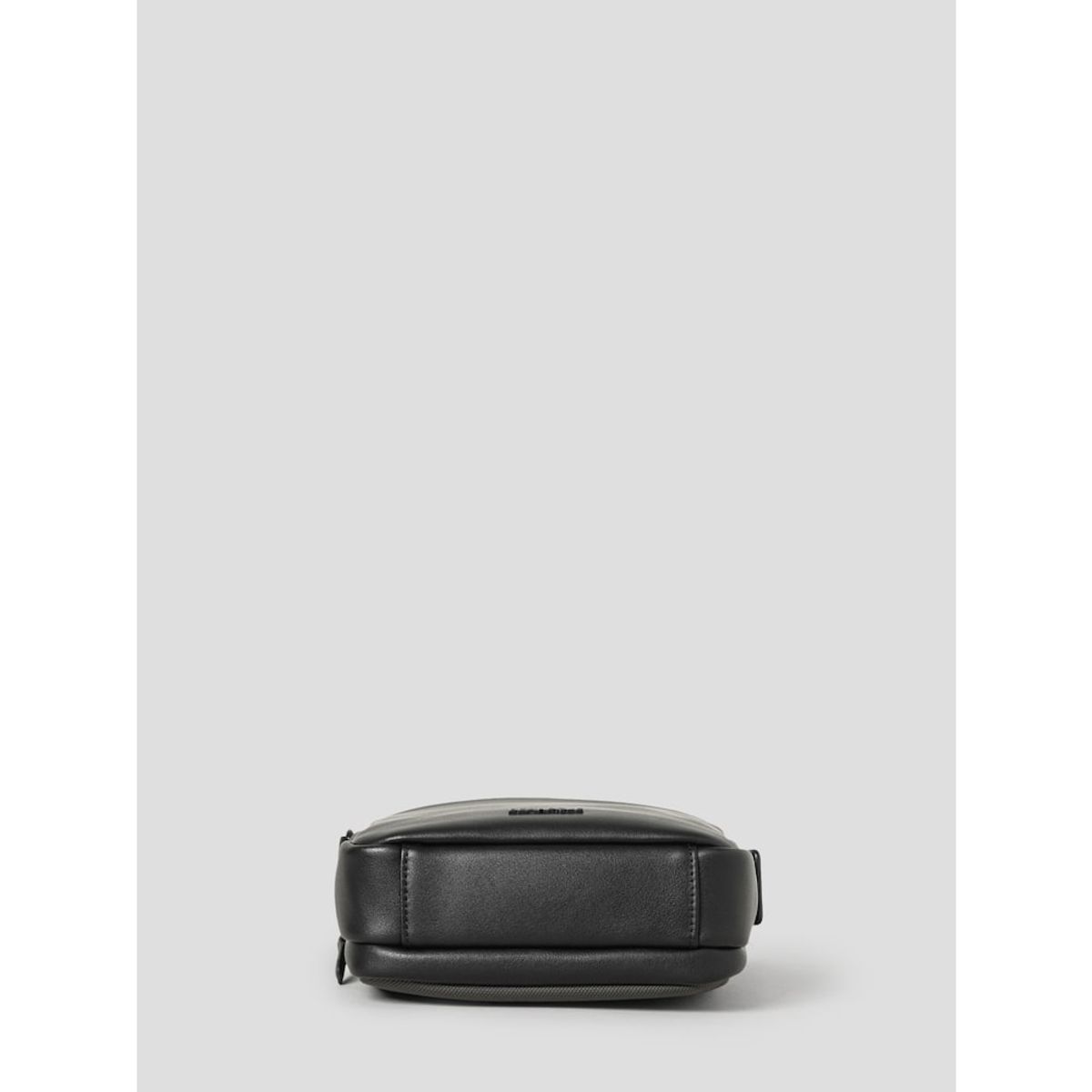 빈폴 액세서리(BEANPOLE ACCESSORY) 커뮤터 세로 메신저  - 그레이