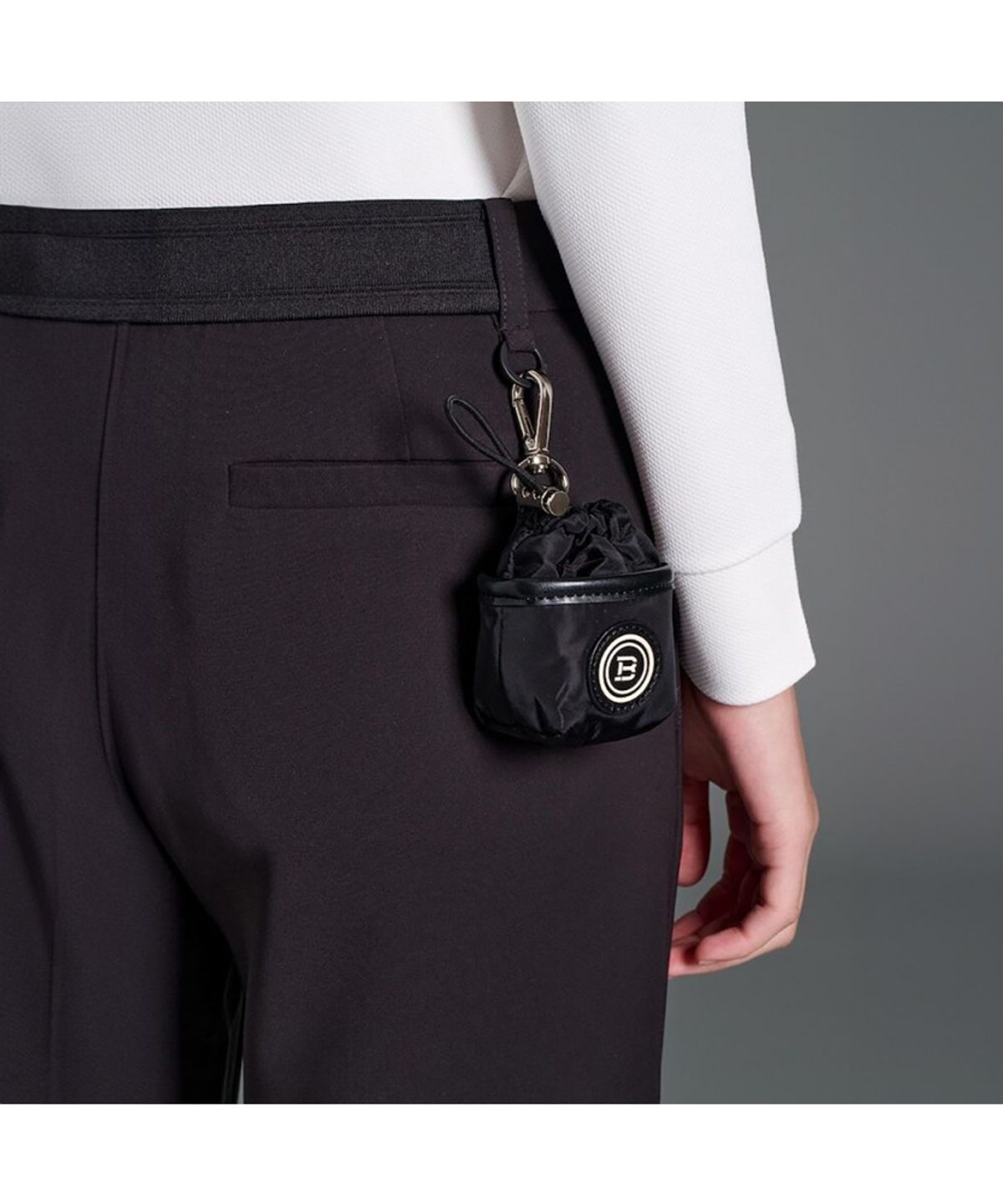 빈폴 액세서리(BEANPOLE ACCESSORY) 미니버킷 볼파우치  - 블랙