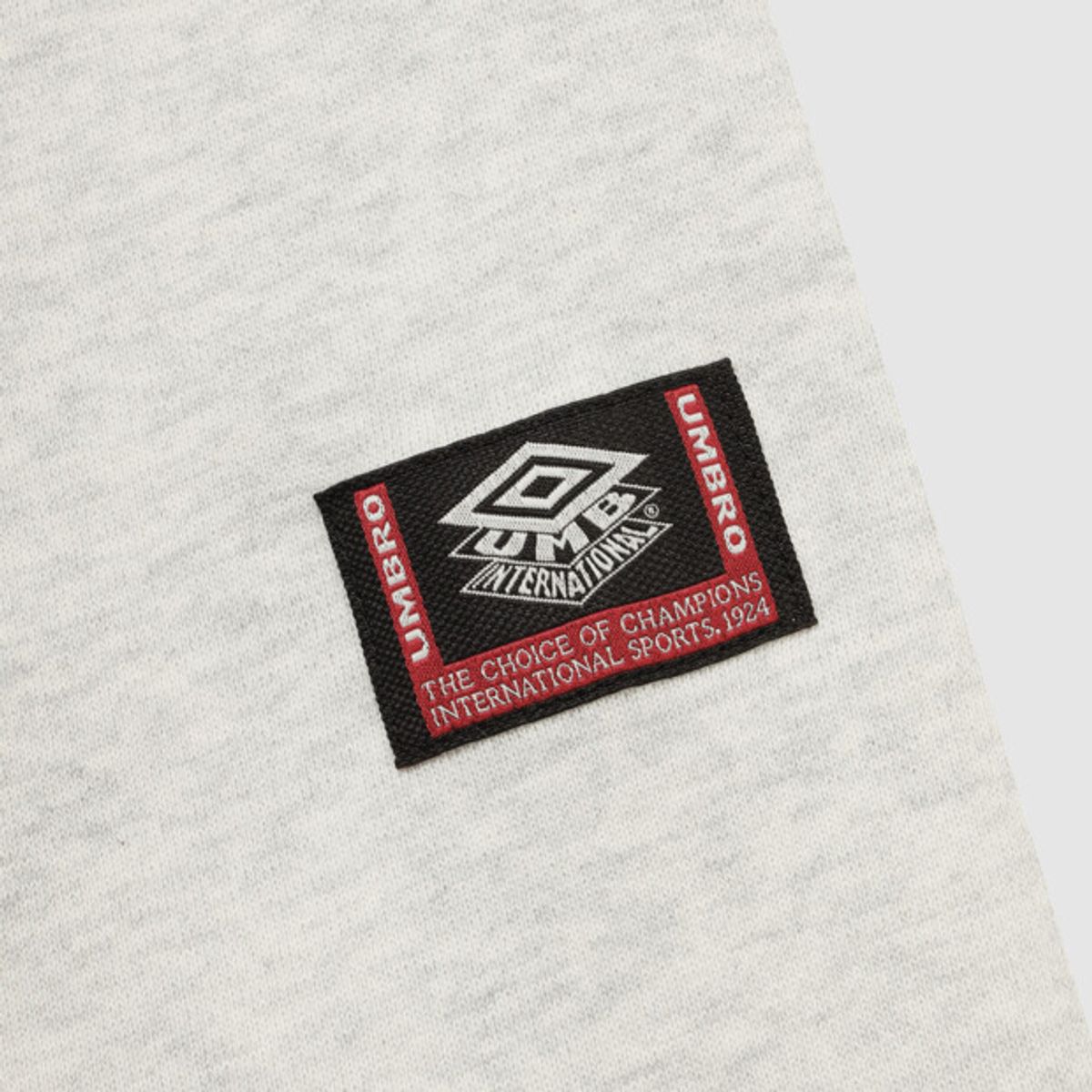 엄브로(UMBRO) HBL 하이브리드 니트 맨투맨 아이보리(UQ321CFS97)