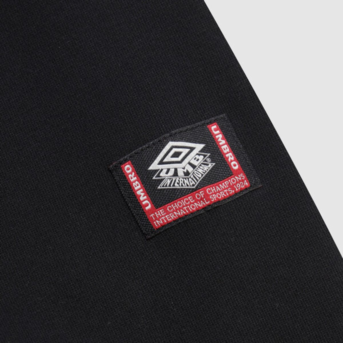 엄브로(UMBRO) HBL 하이브리드 니트 맨투맨 블랙(UQ321CFS97)