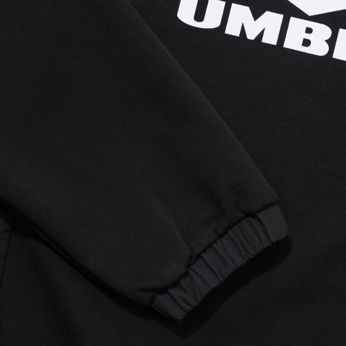 엄브로(UMBRO) HBL 하이브리드 니트 맨투맨 블랙(UQ321CFS97)