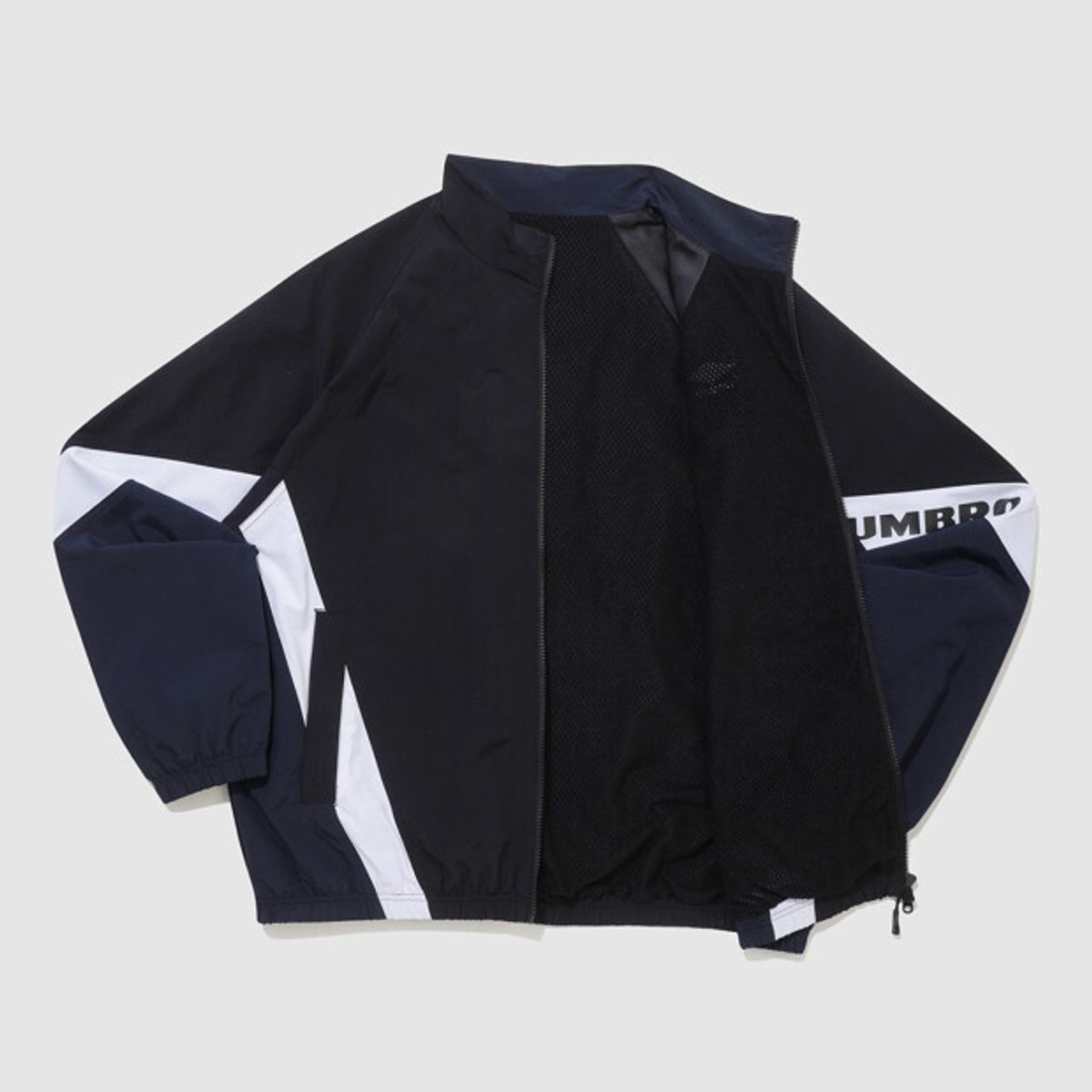 엄브로(UMBRO) 팝러쉬 기모 바람막이 자켓 블랙(UQ323CJK95)